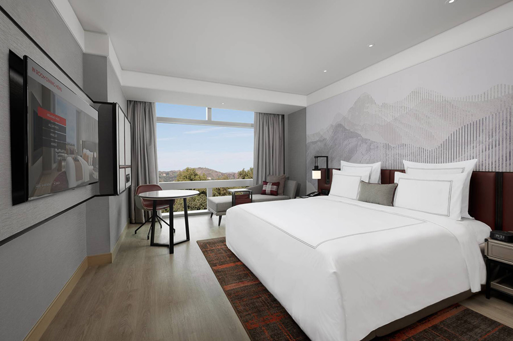 Swissotel-Clark-Premium-King