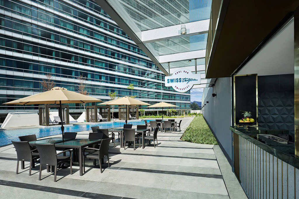 Swissotel-Clark-Premium-Pool